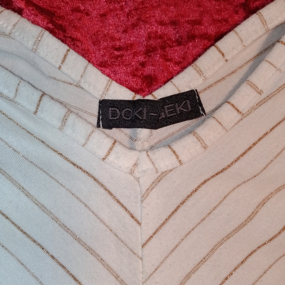 Dolman Gold Chevron Pattern V Neck Cold Shoulder Blouse - Picture 3 of 6